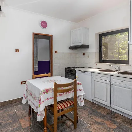 Beautiful Home In Spincici With Kitchen Kastav