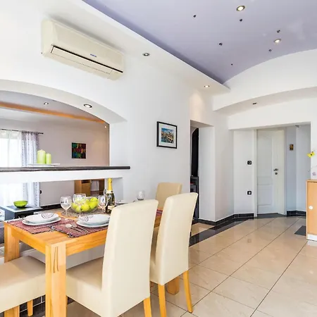 Beautiful Home In Spincici With Kitchen * Kastav