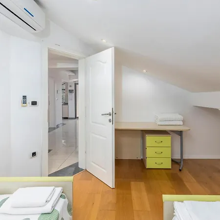 Beautiful Home In Spincici With Kitchen * Kastav
