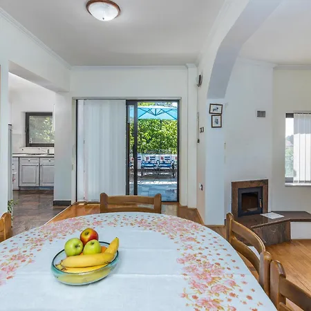 Beautiful Home In Spincici With Kitchen * Kastav