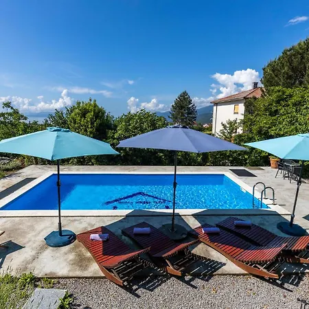 Beautiful Home In Spincici With Kitchen Kastav
