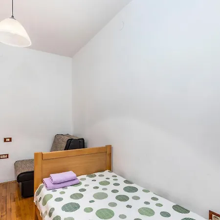 Beautiful Home In Spincici With Kitchen Kastav