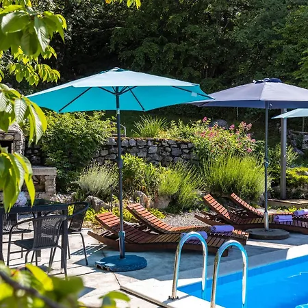 Beautiful Home In Spincici With Kitchen Holiday home *