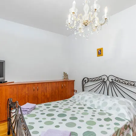 Beautiful Home In Spincici With Kitchen * Kastav