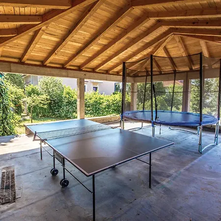 Beautiful Home In Spincici With Kitchen Holiday home *