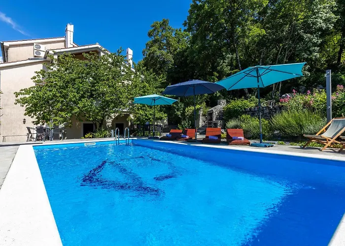 Ferienhaus 6 Bedroom Stunning Home In Spincici