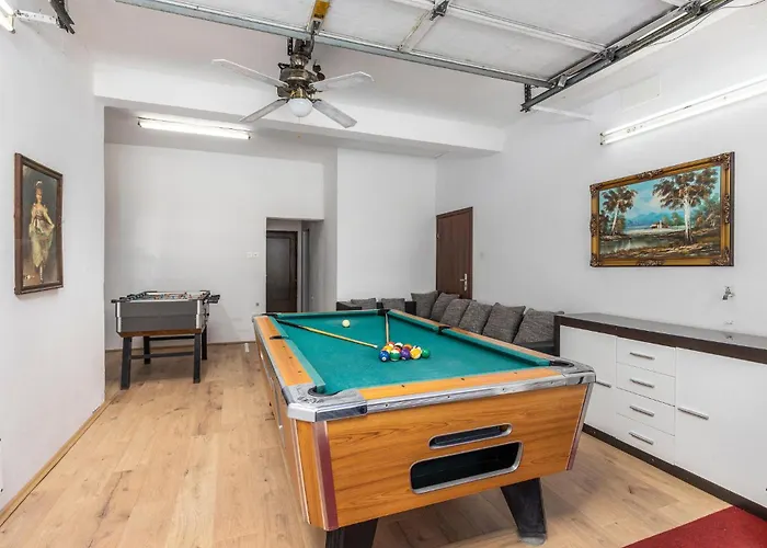 Tatil Evi 6 Bedroom Stunning In Spincici