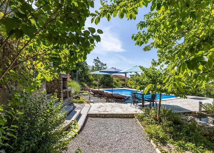 6 Bedroom Stunning In Spincici Tatil Evi