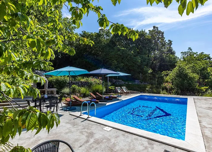 6 Bedroom Stunning Home In Spincici * Kastav