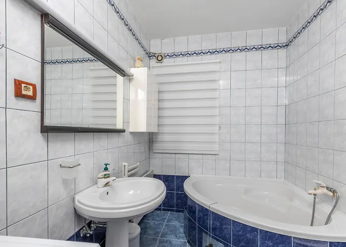 Ferienhaus 6 Bedroom Stunning Home In Spincici *