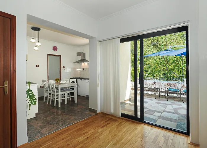 Tatil Evi 6 Bedroom Stunning In Spincici
