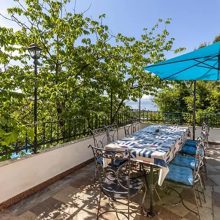 Beautiful Home In Spincici With Kitchen Kastav