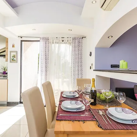 Ferienhaus Beautiful Home In Spincici With Kitchen Kastav