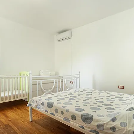 Beautiful Home In Spincici With Kitchen Ferienhaus *