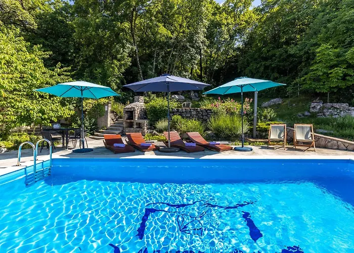 6 Bedroom Stunning In Spincici *